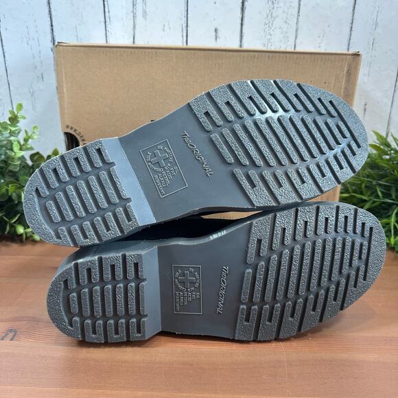 Dr. Martens Unisex 1460 Milled Nubuck WP Black Boots Size M8 W9 - Picture 11 of 13